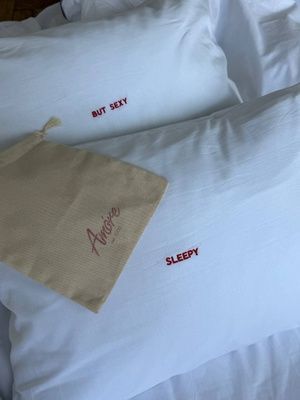Наволочка с вышивкой Sleeppy+But Sexy (Red) NAV-Sleeppy+But-Sexy(Red)-(50x70)_ фото