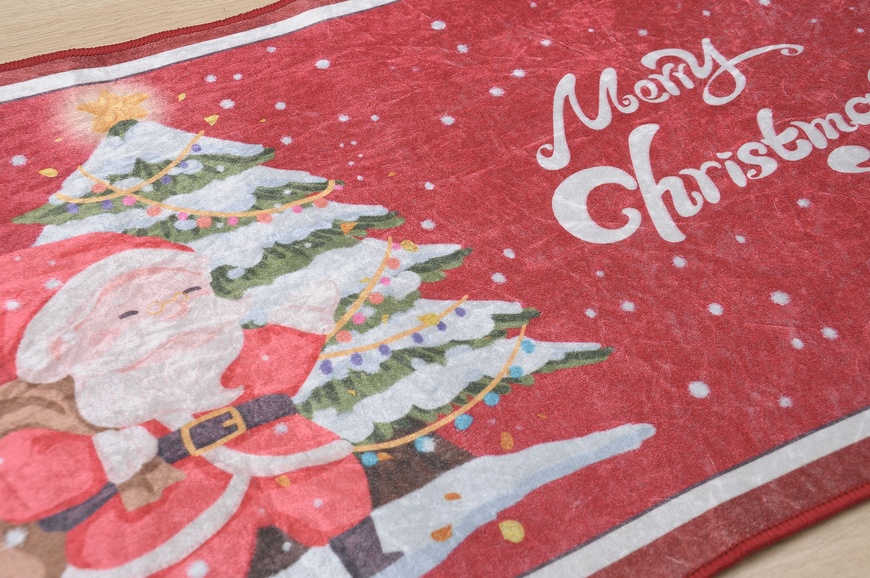 Christmas rug 50x80 Santa near Christmas tree