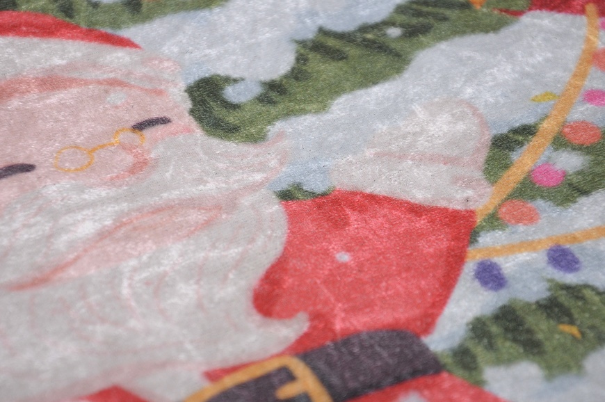 Christmas rug 50x80 Santa near Christmas tree