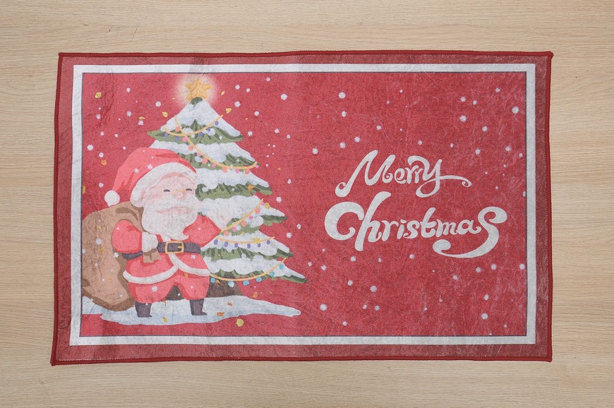 Christmas rug 50x80 Santa near Christmas tree